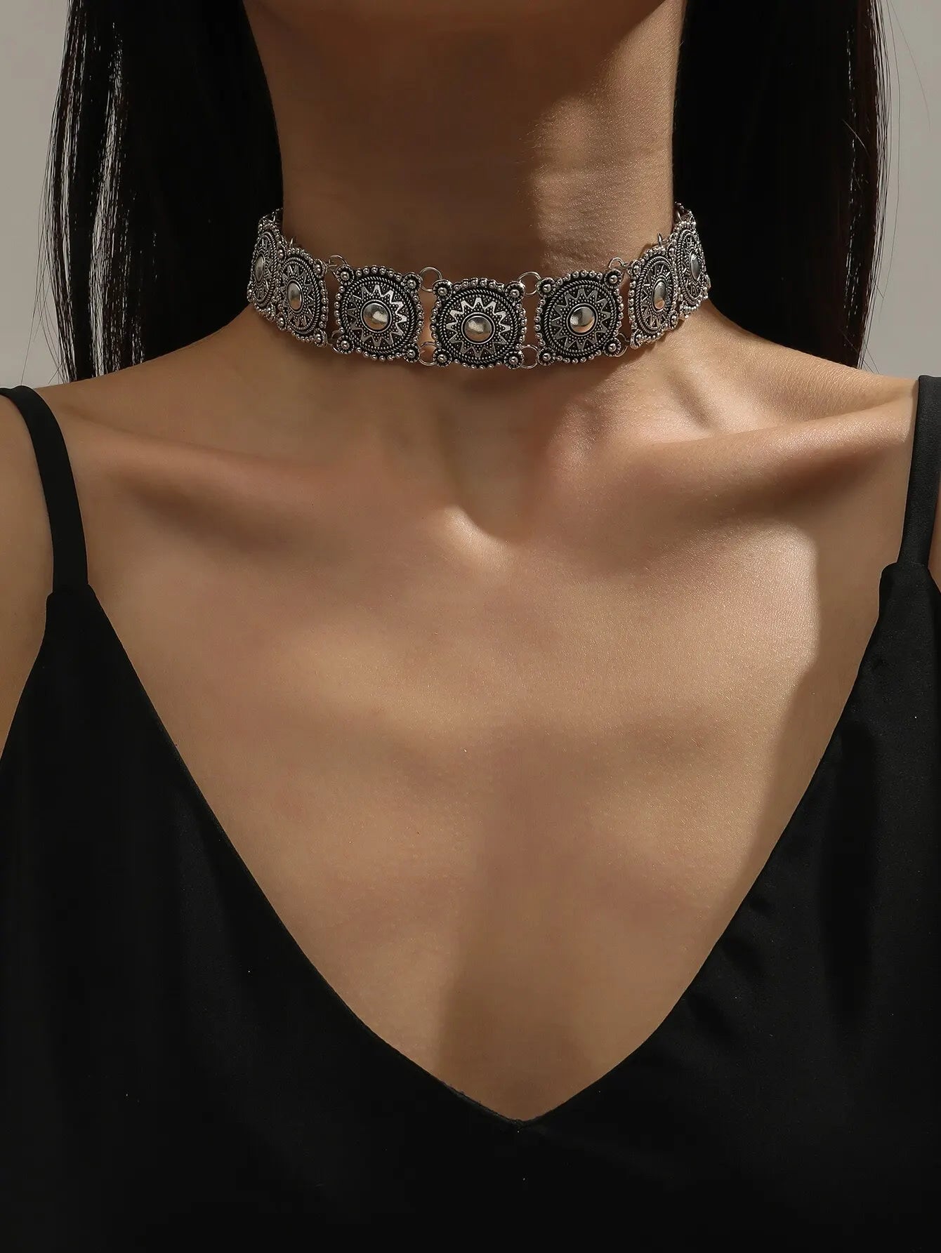 Collier ras-du-cou doré style baroque