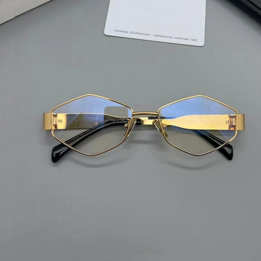 Lunettes géométriques dorées verres fumés grisés