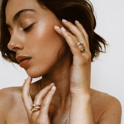 Bague argentée pierre verte design contemporain