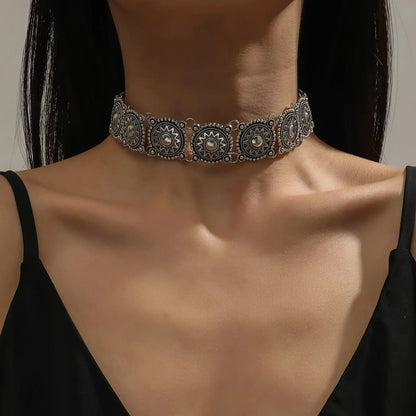 Collier ras-du-cou doré style baroque